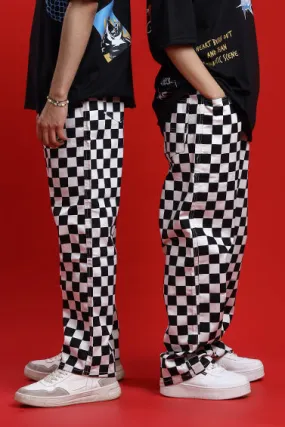 BLACK & WHITE CHECKERED PANT
