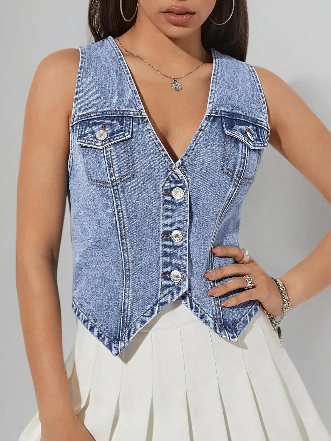 GORGLITTER Women's Denim Vest Sleeveless Jean Vest Crop Denim Tank Top Flap Pocket Button Front Y2K Vest 2025