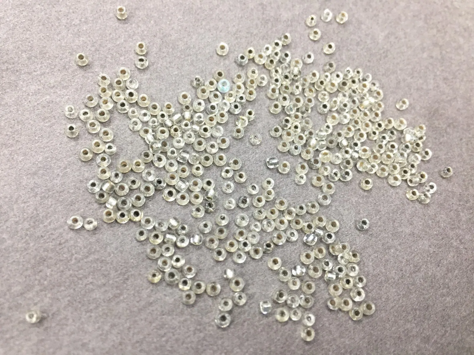 Premium White Silverline Round Rocaille Glass Seed Beads (Wholesale)