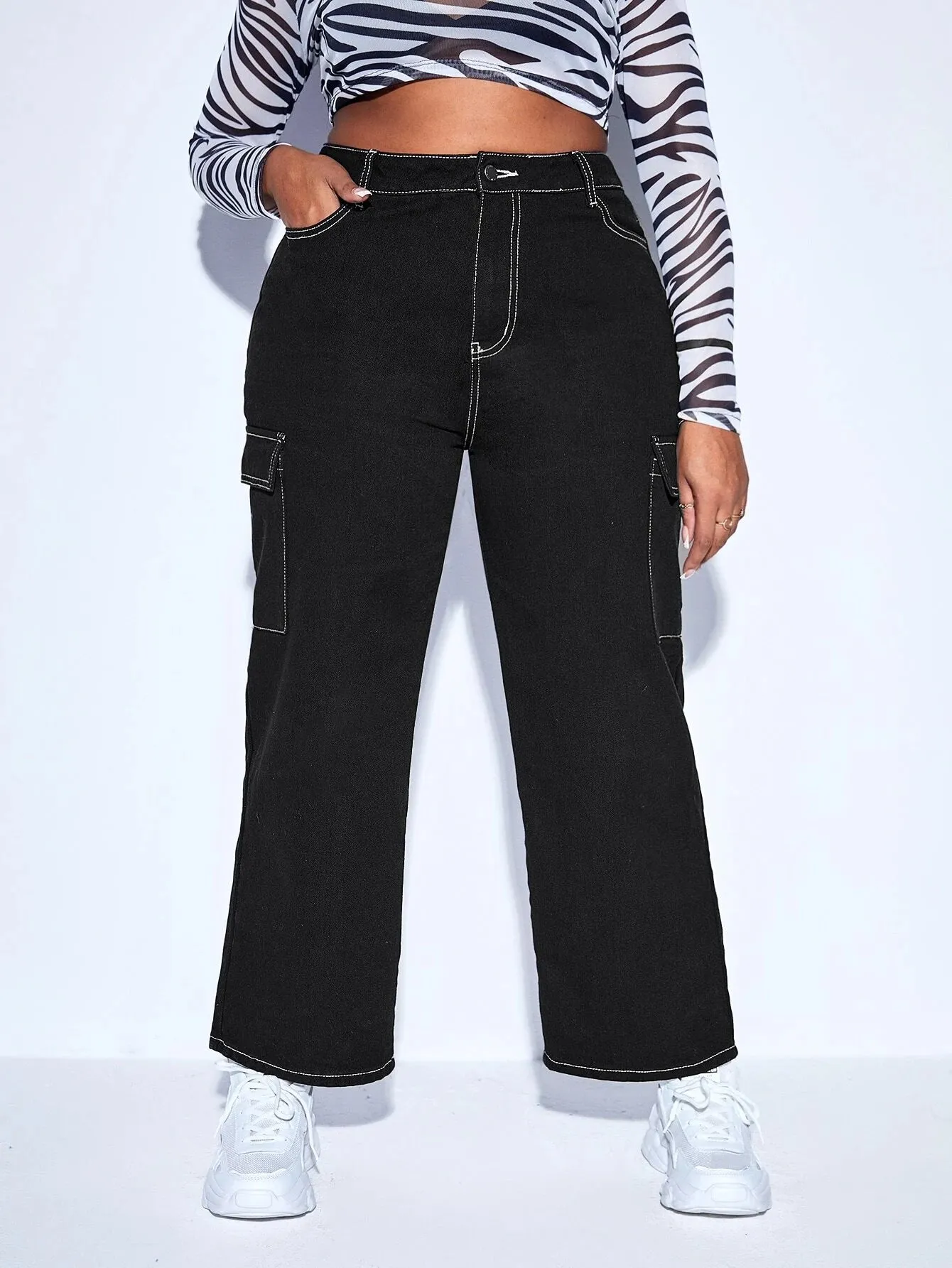 Zipper Fly Top Stitching Cargo Jeans