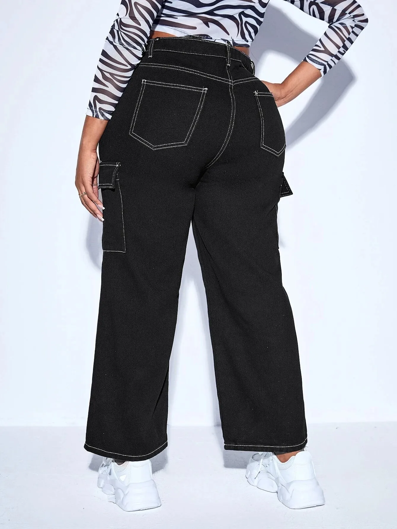 Zipper Fly Top Stitching Cargo Jeans